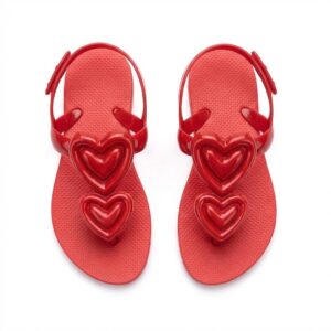 Chinelo com Detalhe de Corações